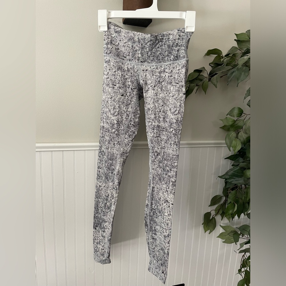 Marble print Lululemon Leggings - Picture 1 of 6